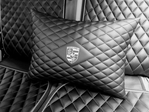 Подушка в автомобиль Porsche для комфортного путешествия