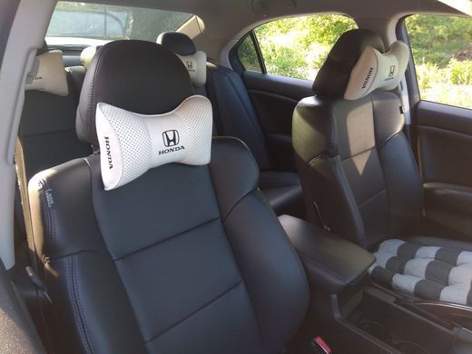 Подушка на подголовник в авто Honda 1шт.