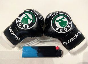 Подвеска боксерские перчатки Skoda