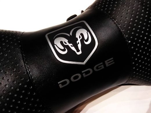 Подушка на подголовник в авто Dodge Journey 1шт.