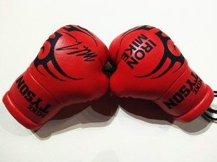 Подвеска боксерские перчатки Mike Tyson красные