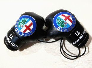 Подвеска боксерские перчатки Alfa Romeo