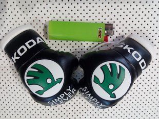 Подвеска боксерские перчатки Skoda