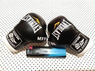 Подвеска боксерские перчатки Everlast черные