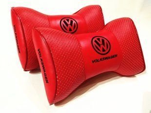 Подушка на подголовник в авто Volkswagen красная 1шт.